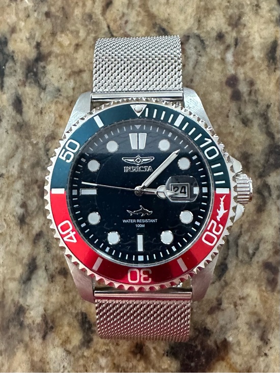Invicta Other - ⏱️⌚️Invicta Silver Mesh Strap Watch with Red and Blue Bezel